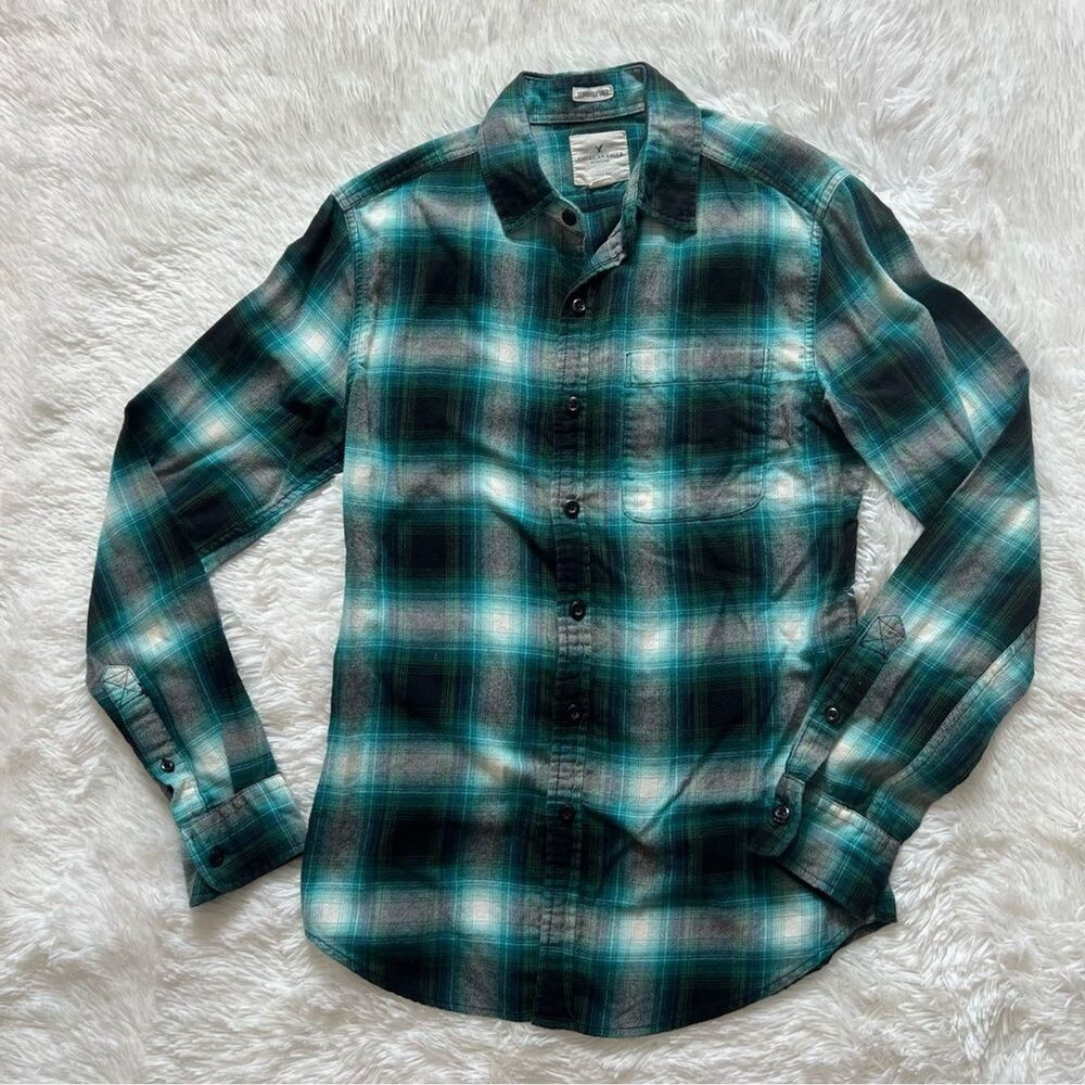American Eagle Outfitters Men’s Classic Fit Plaid Button Down Shirt XSmall